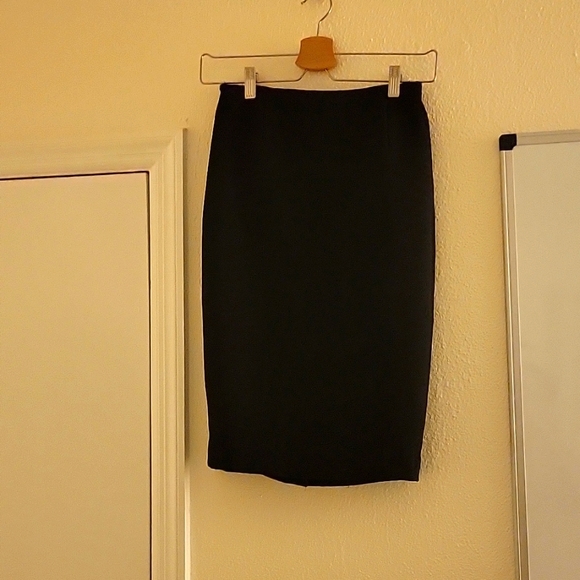 Calvin Klein Power Skirt - Picture 1 of 2
